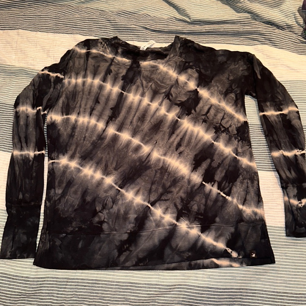 Glyder printed light fleece shirt. Black/gray/off white, light pinkish stripes.